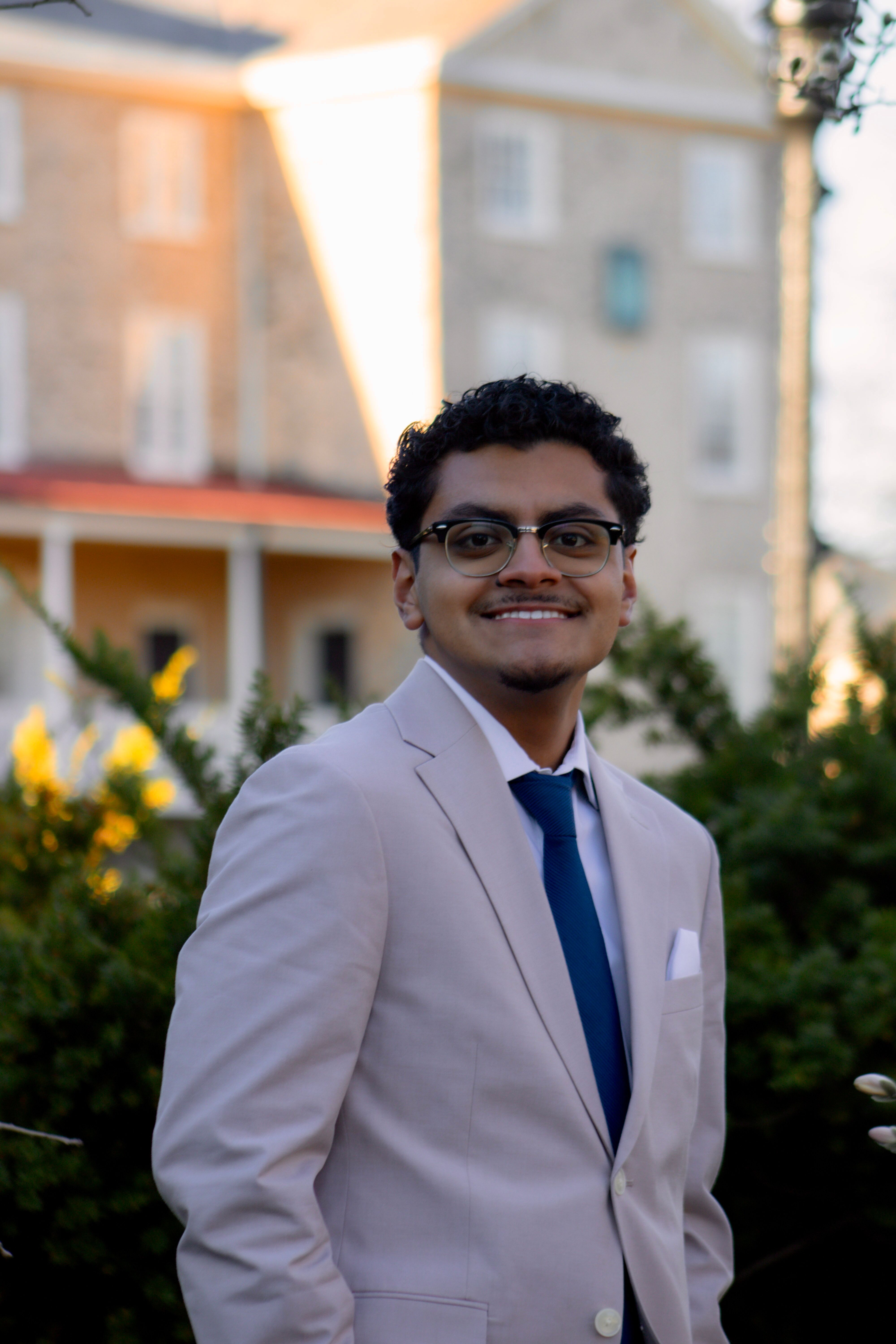 Edgar Leon Professional Headshot